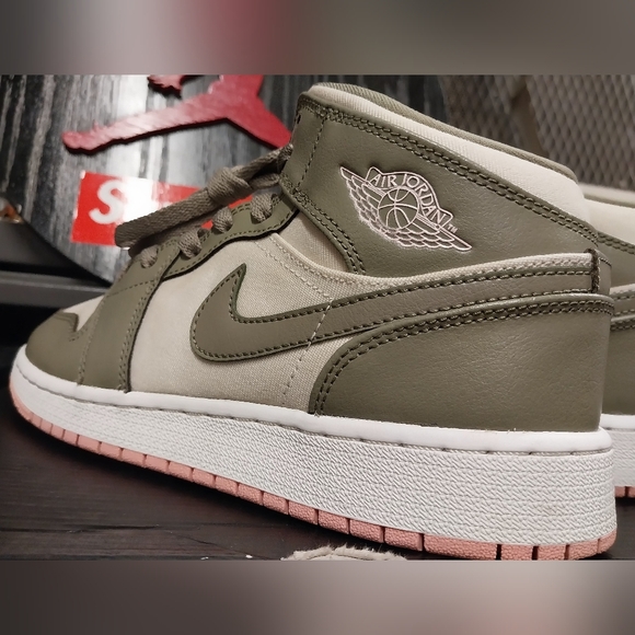 jordan 1 mid trooper bleached coral